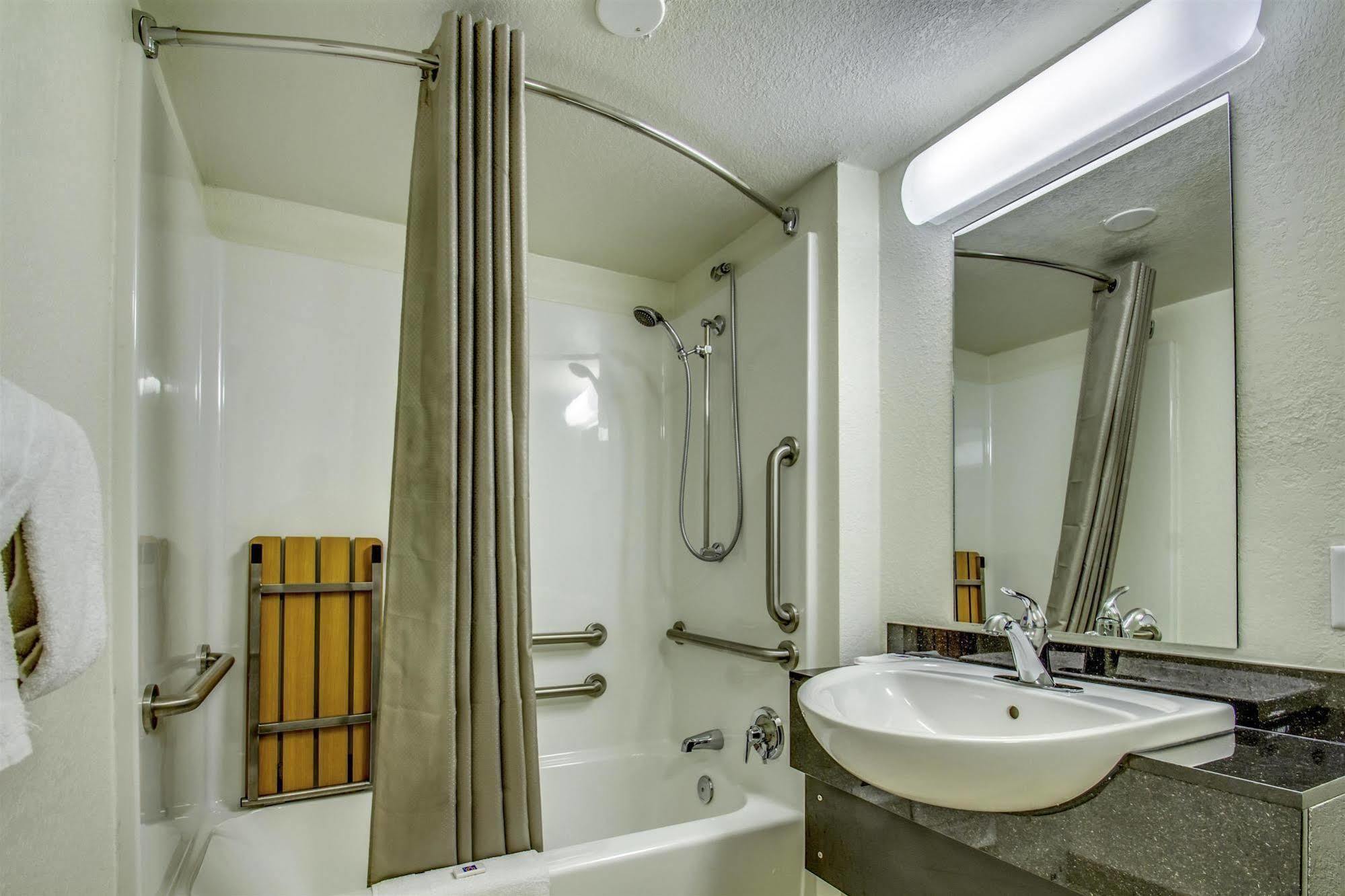 Motel 6-Buffalo, Ny - Airport - ويليامسفيل المظهر الخارجي الصورة